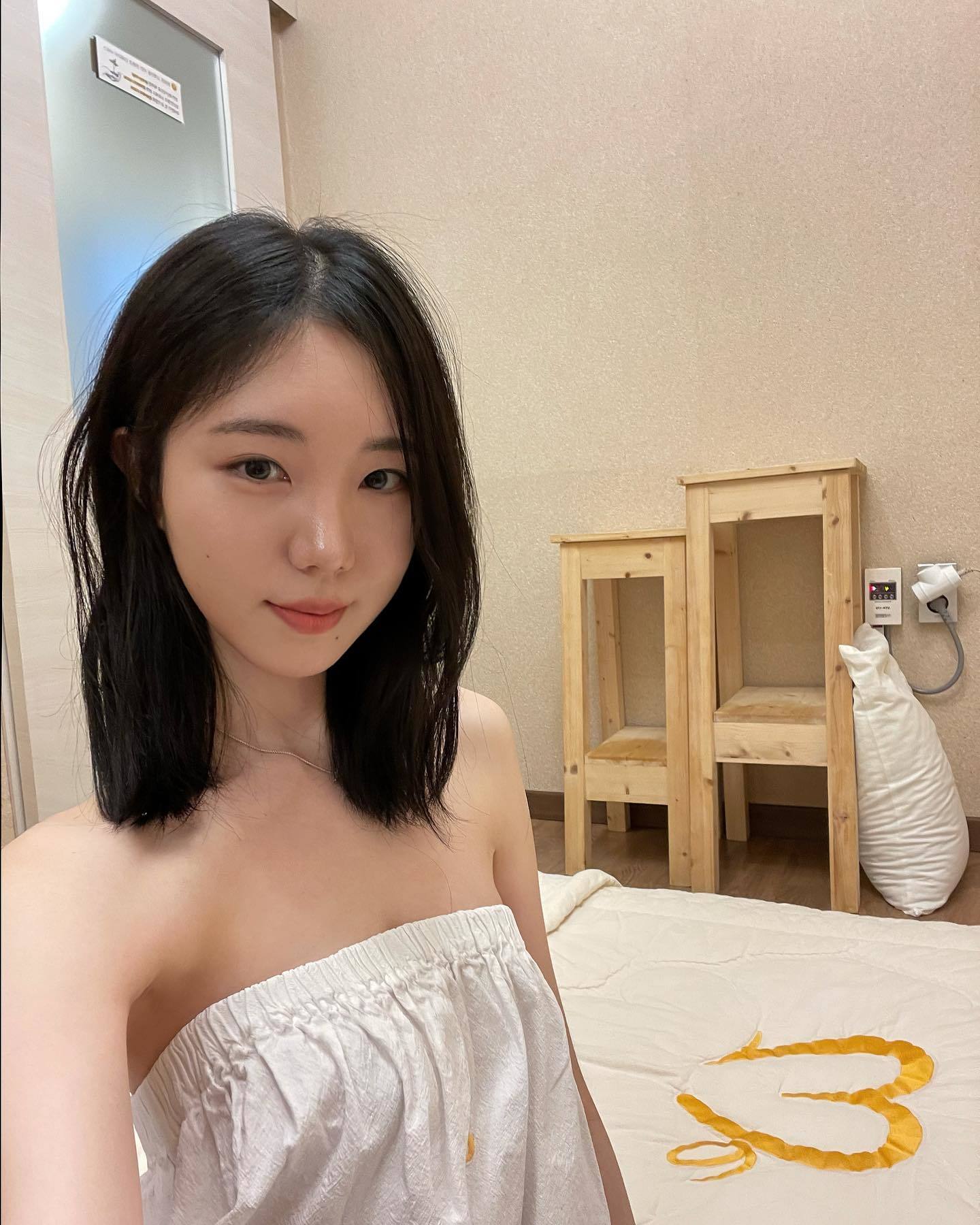 175030ryzw4x4u5yw5dke7.jpg