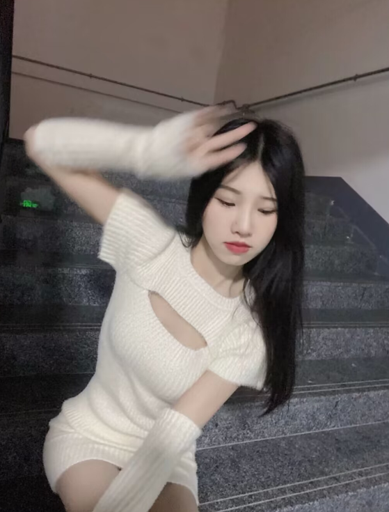 173520ub8m8vew00keb0bb.png