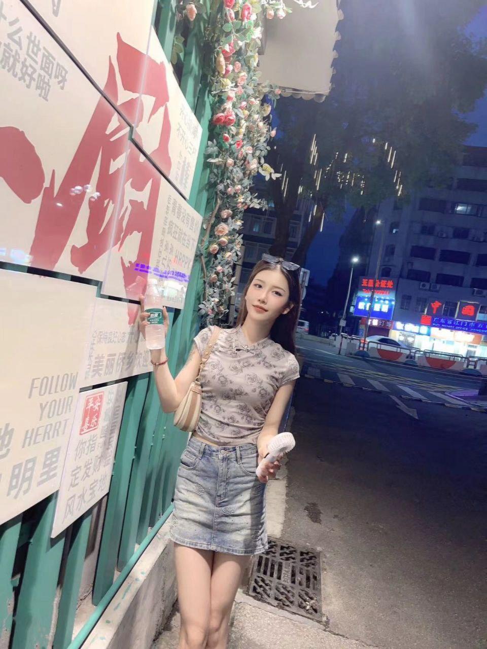 1b7130a26f72d50b7e38a40ffd6e60da.jpg
